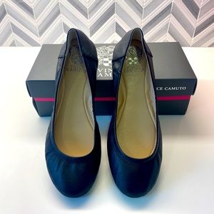Vince Camuto Ellen Round Tie Black Leather flats